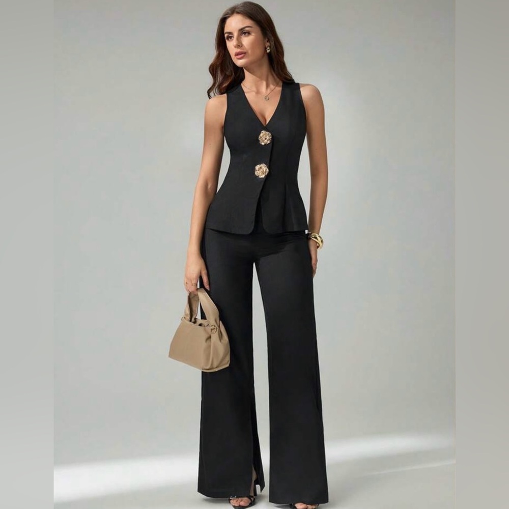 Women's 2 piece set in black - size 12
